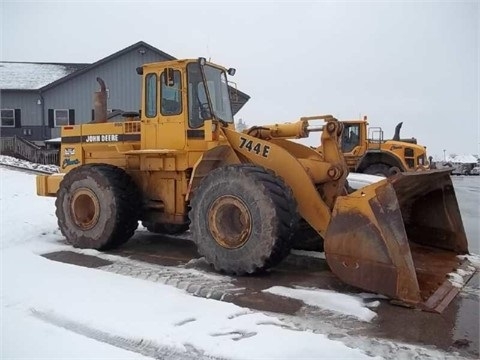 Wheel Loaders Deere 744E