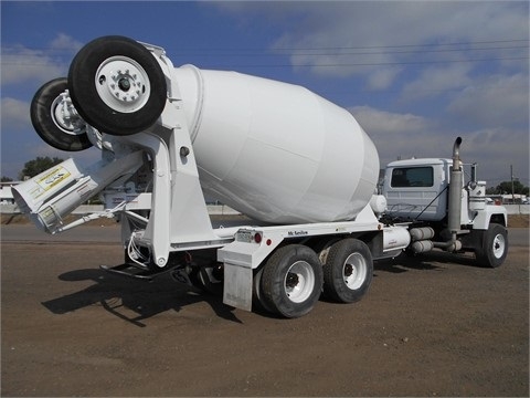 Mixers Concrete Mack RD690S