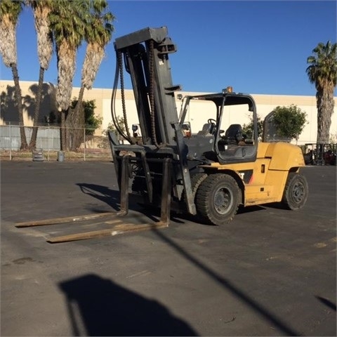 Montacargas Caterpillar P33000