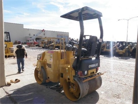 Compactadora De Doble Rodillo Caterpillar CB24 en venta, usada Ref.: 1429932829190023 No. 2