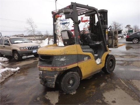 Montacargas Caterpillar P6000 en buenas condiciones Ref.: 1431015279288881 No. 4