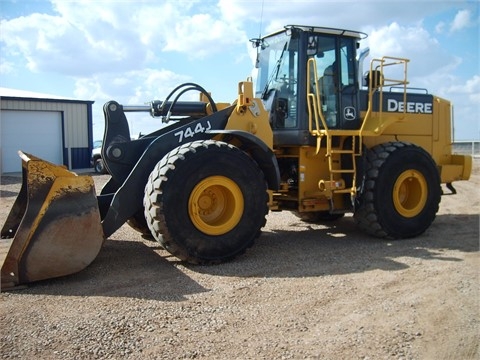 Wheel Loaders Deere 744J