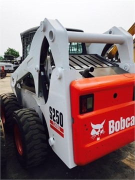 Minicargadores Bobcat  S250 usada a buen precio Ref.: 1435876135132610 No. 2