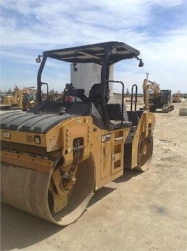 Compactadora Vibratoria Caterpillar CB54 seminueva Ref.: 1436387501180013 No. 3