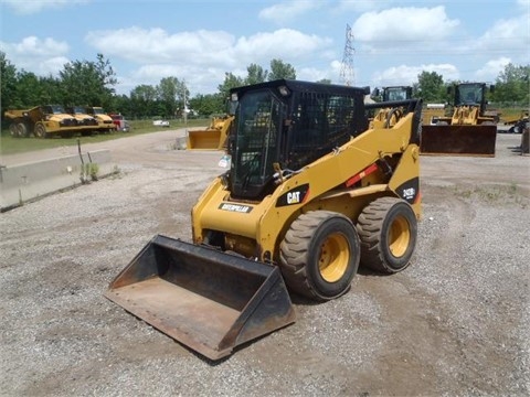Minicargadores Caterpillar 242B