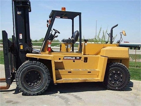 Freightelevator Caterpillar DP150
