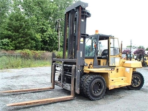 Freightelevator Caterpillar DP150