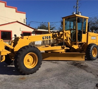 Motor Graders Deere 670B