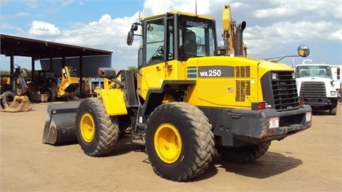 Cargadoras Sobre Ruedas Komatsu WA250 seminueva en venta Ref.: 1439580394727168 No. 3