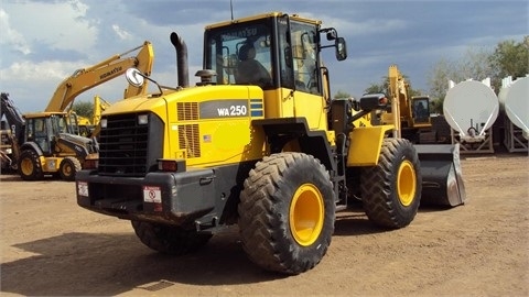 Cargadoras Sobre Ruedas Komatsu WA250 seminueva en venta Ref.: 1439580394727168 No. 4