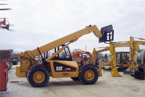 Manipulador Telescopico Caterpillar TH103 de medio uso en venta Ref.: 1452876155260750 No. 3