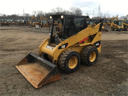 Miniloaders Caterpillar 242B