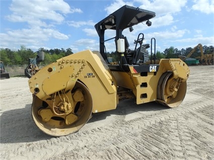 Compactadora Vibratoria Caterpillar CB64 en optimas condiciones Ref.: 1460566215696076 No. 4