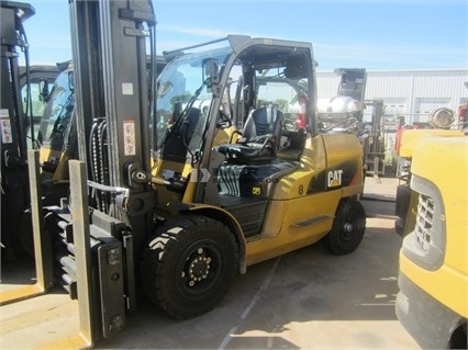 Montacargas Caterpillar P12000