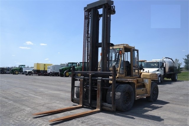 Montacargas Caterpillar DP150