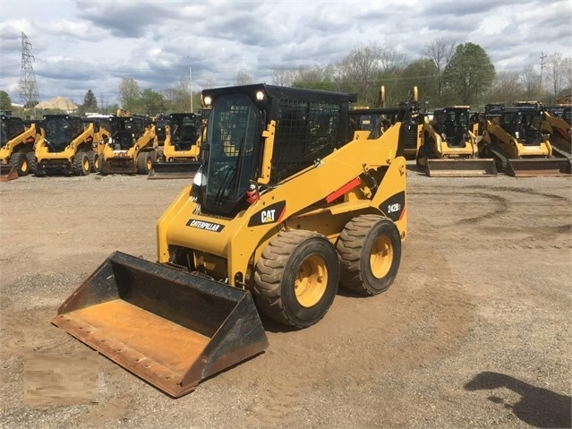 Miniloaders Caterpillar 242B