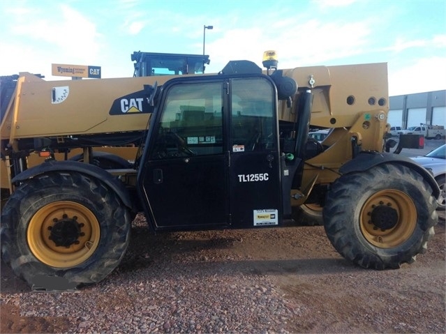 Telehandler Caterpillar TL1255