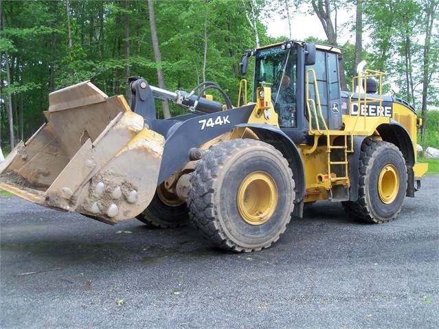 Wheel Loaders Deere 744K