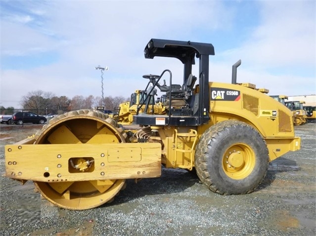 Compactadora Vibratoria Caterpillar CS56