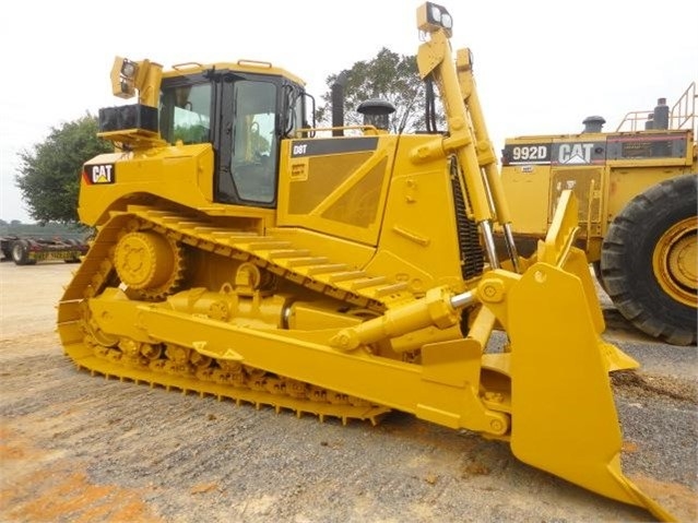 Dozers/tracks Caterpillar D8T