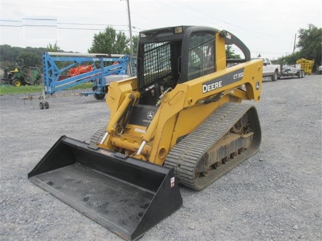 Miniloaders Deere CT332