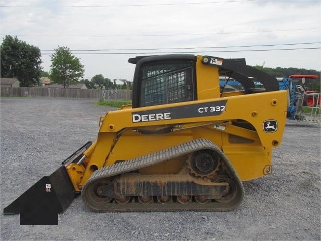 Minicargadores Deere CT332 seminueva en perfecto estado Ref.: 1499979490547817 No. 2