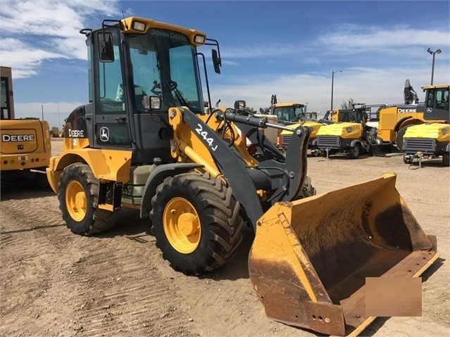 Cargadoras Sobre Ruedas Deere 244J de segunda mano en venta Ref.: 1502828902128640 No. 2