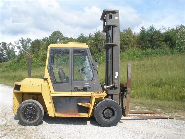 Freightelevator Caterpillar DP70