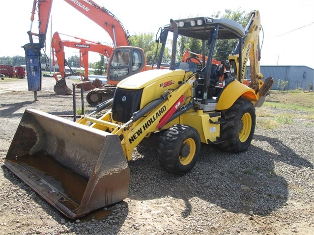 Retroexcavadoras New Holland B95C seminueva en venta Ref.: 1507605102295603 No. 4