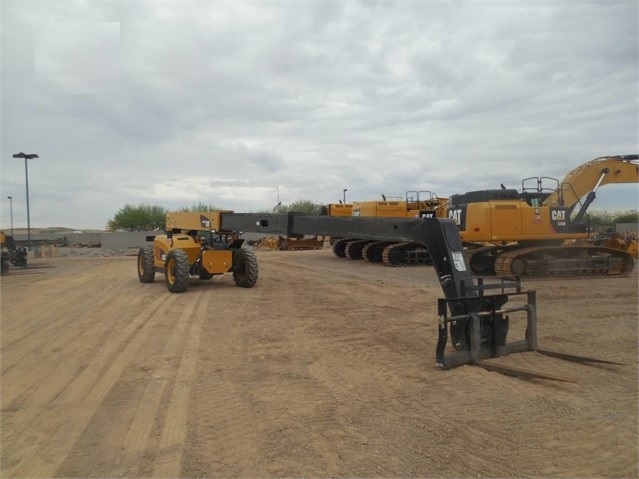 Telehandler Caterpillar TL943