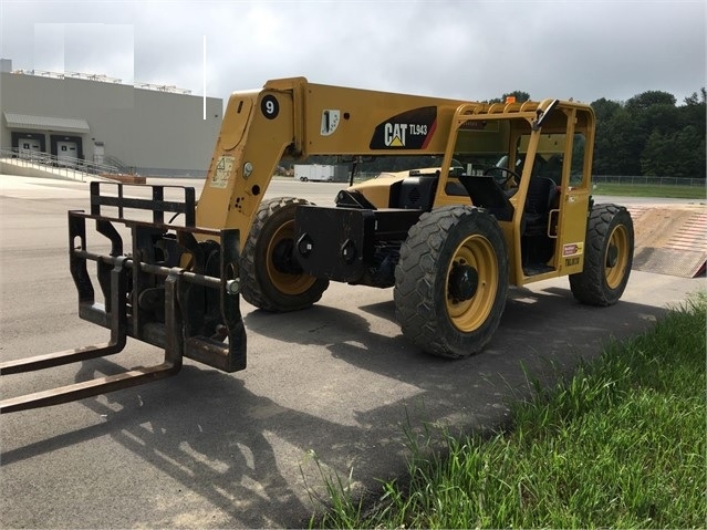 Telehandler Caterpillar TL943