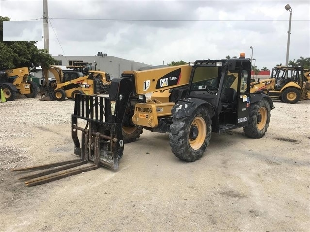 Telehandler Caterpillar TL642