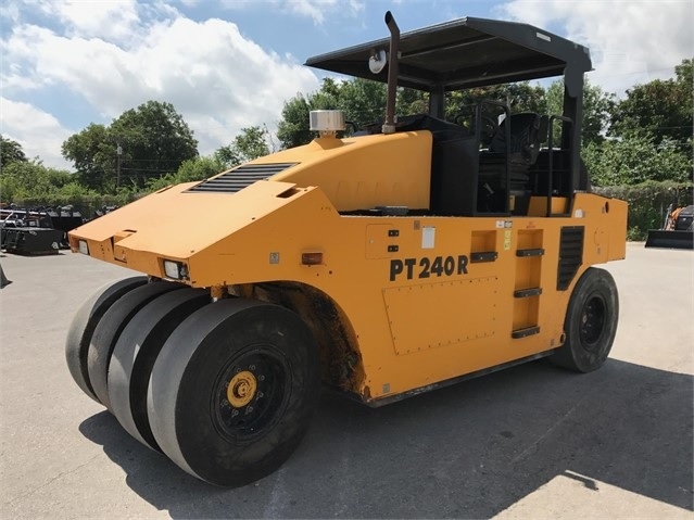 Compactadora Con Llantas Volvo PT240R