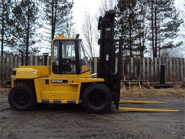 Freightelevator Caterpillar DP100