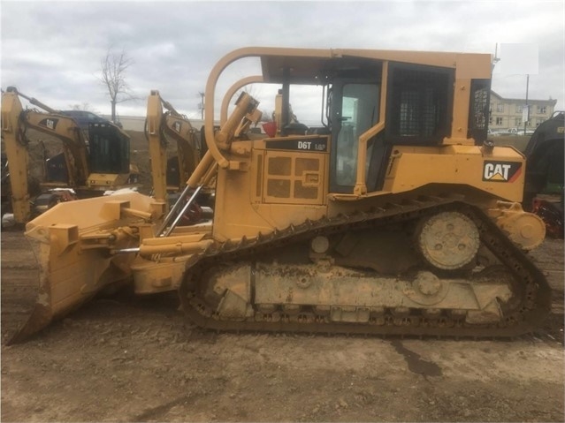 Tractores Sobre Orugas Caterpillar D6T usada en buen estado Ref.: 1528836932478339 No. 4