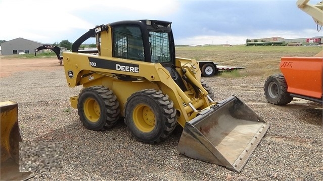 Miniloaders Deere 332