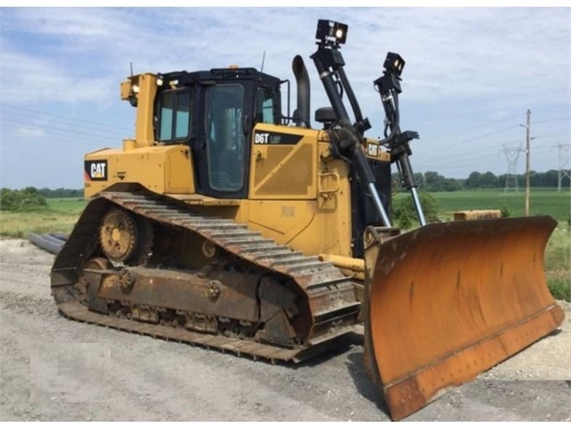 Dozers/tracks Caterpillar D6T