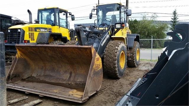 Cargadoras Sobre Ruedas Komatsu WA250PZ