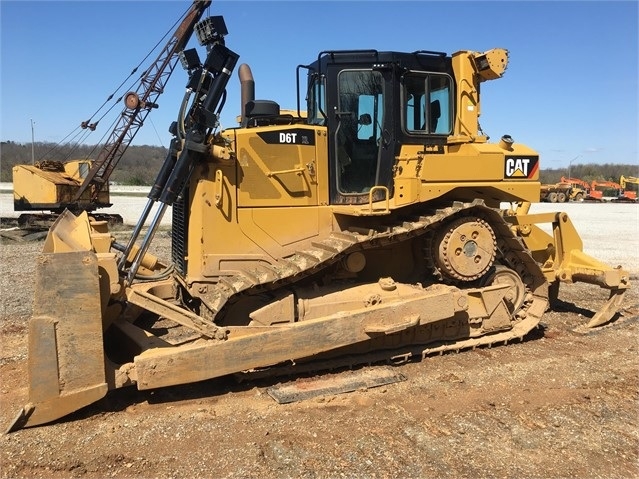 Dozers/tracks Caterpillar D6T