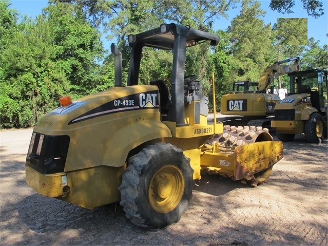Compactadora Vibratoria Caterpillar CP-433E de segunda mano en ve Ref.: 1536782808026344 No. 2