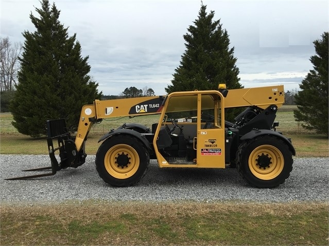 Telehandler Caterpillar TL642