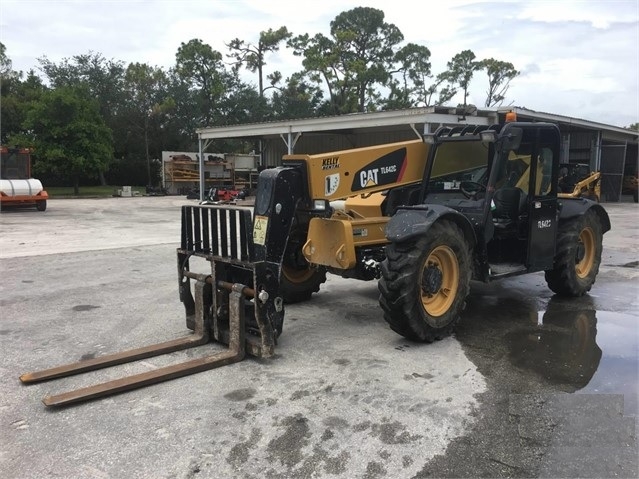 Telehandler Caterpillar TL642