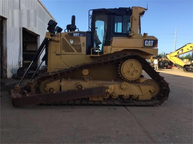 Dozers/tracks Caterpillar D6T