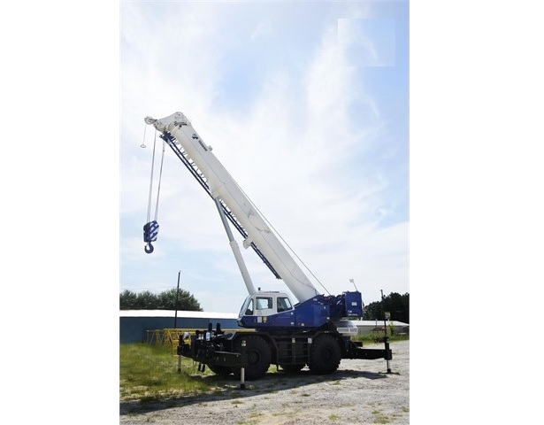 Cranes Tadano GR1000