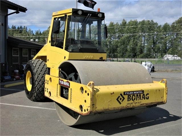 Compactadora Vibratoria Bomag BW213D de segunda mano a la venta Ref.: 1563992187696094 No. 4