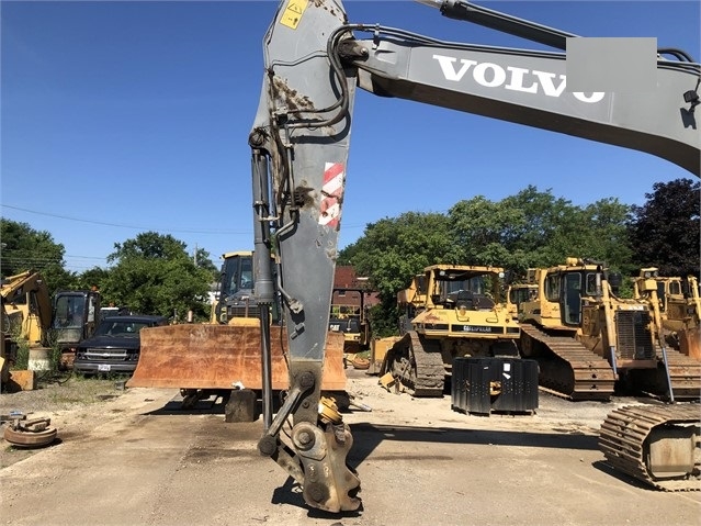 Excavadoras Hidraulicas Volvo EC240B de medio uso en venta Ref.: 1567736452083719 No. 2