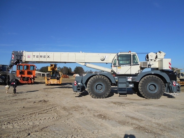 Cranes Terex RT670