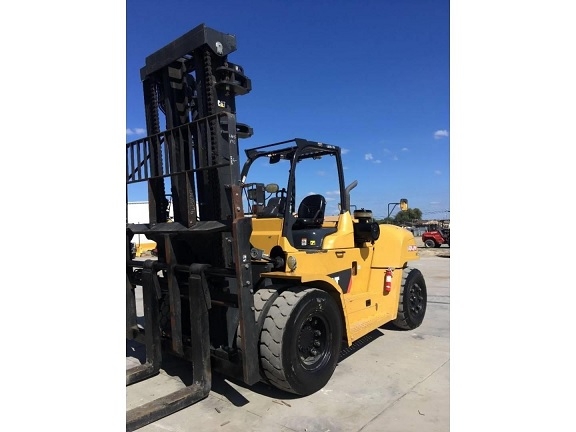 Freightelevator Caterpillar DP150