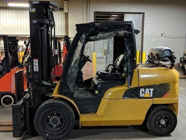 Montacargas Caterpillar GP55