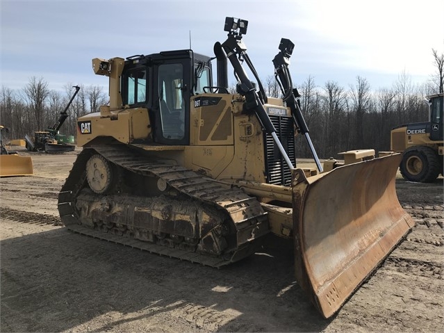 Dozers/tracks Caterpillar D6T